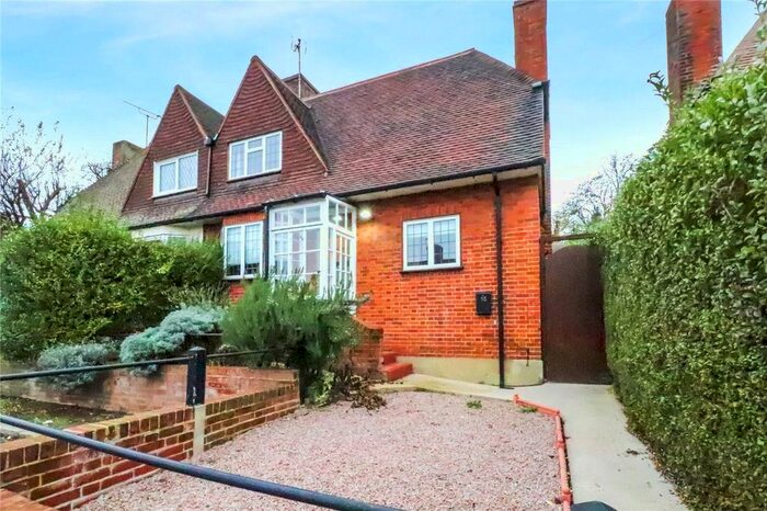 3 Bedroom Semi-Detached House To Rent In Park Gardens, Erith, DA8