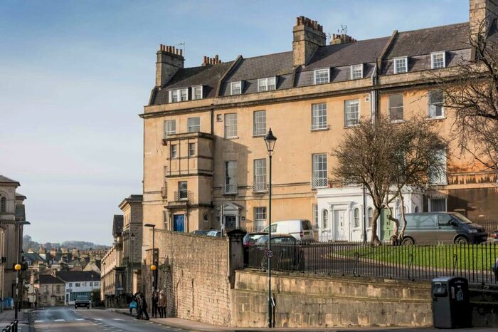 2 Bedroom Apartment To Rent In Queens Parade, BA1