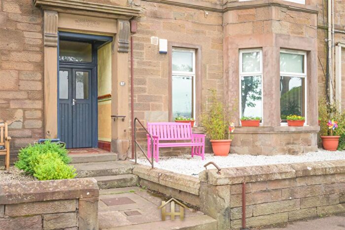 2 Bedroom Flat For Sale In Magdalen Yard Road, Dundee, DD2
