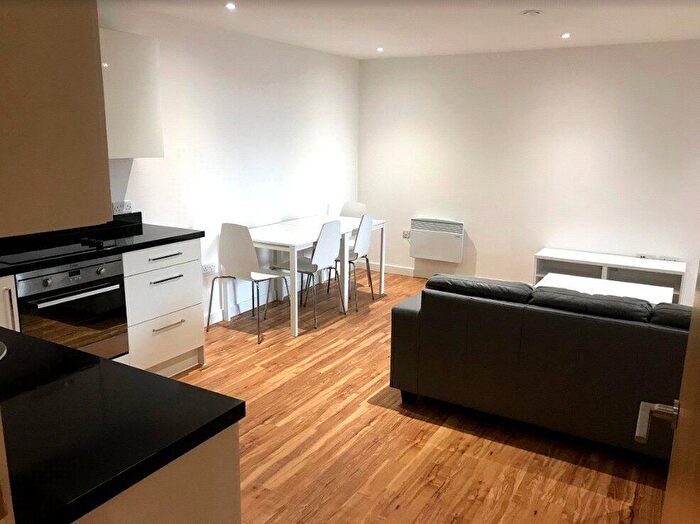 2 Bedroom Flat To Rent In The Exchange, Elmira Way, Manchester, M5