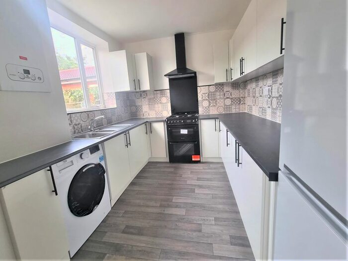 3 Bedroom Terraced House To Rent In Spencer Road, Langley SL3