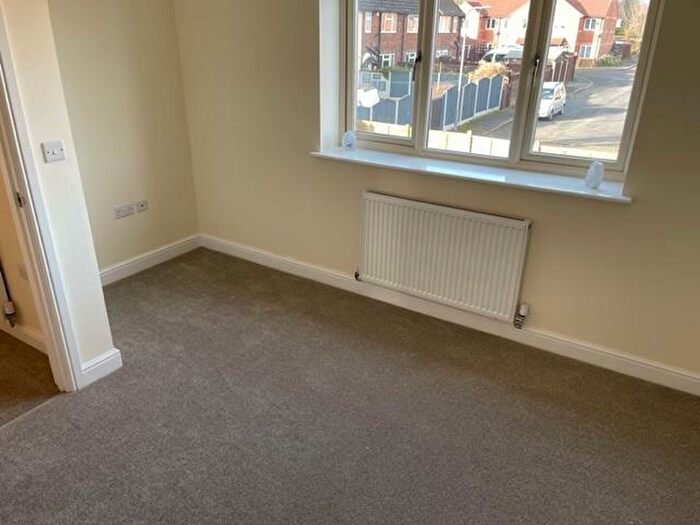 4 Bedroom House To Rent In Pilot Drive, Hucknall, Nottingham, NG15