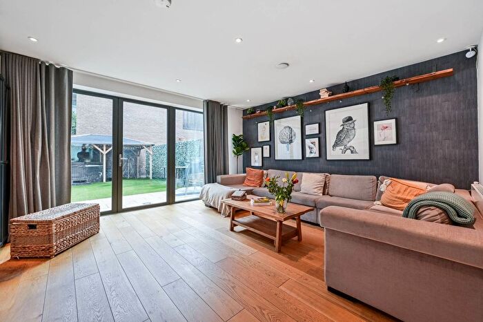 4 Bedroom End Terrace House To Rent In Rennie Street, Greenwich, London, SE10