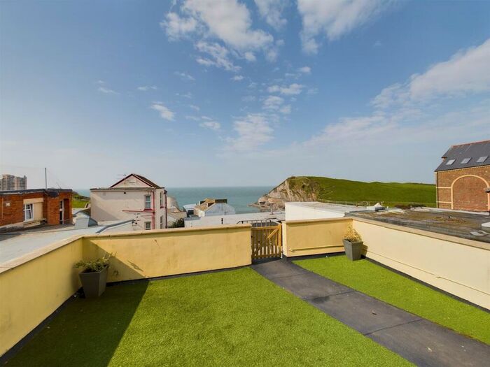 3 Bedroom Apartment For Sale In The Baycomber, High Street, Ilfracombe, EX34