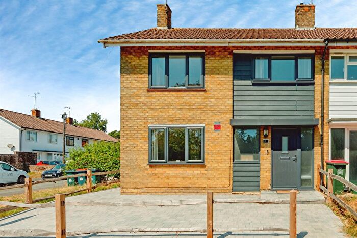 4 Bedroom End Of Terrace House For Sale In Thatcher Close, Crawley, RH10