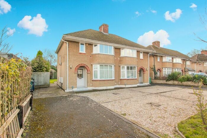 2 Bedroom Flat To Rent In Collinwood Close, Headington, Oxford, OX3