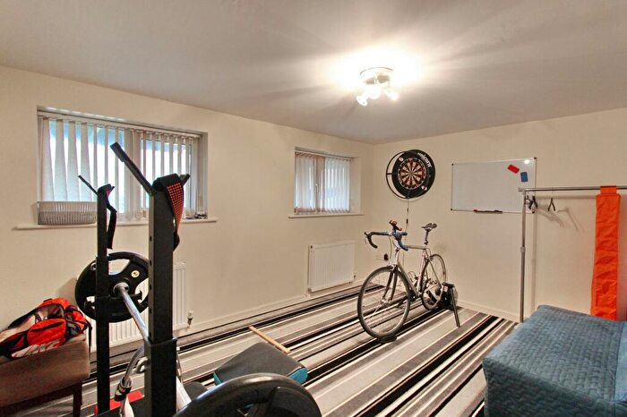 4 Bedroom Detached House For Sale In Mode Hill Lane, Whitefield, M45
