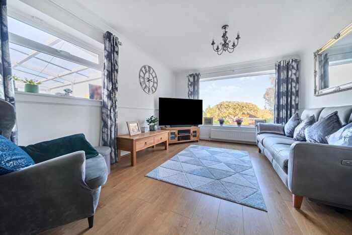 3 Bedroom Detached Bungalow For Sale In Stakes Road, Waterlooville, PO7