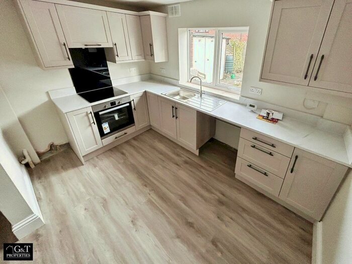 2 Bedroom Flat To Rent In Dudley Road, Sedgley, Dudley, DY3