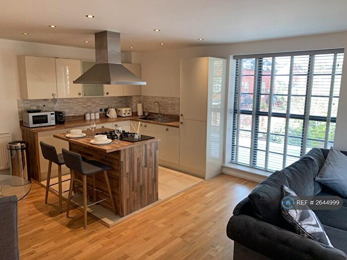 2 Bedroom Flat To Rent In Wallis Court, Leicester, LE2