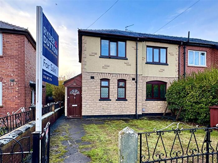 3 Bedroom Semi-Detached House For Sale In Kirkstone Road, New Moston, Manchester, M40