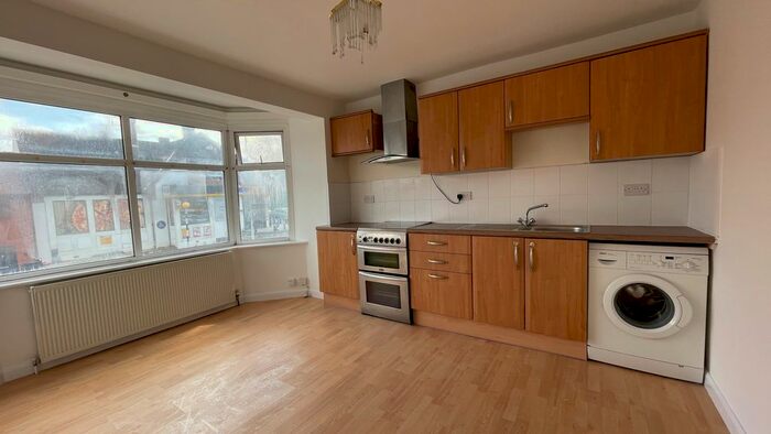 2 Bedroom Flat To Rent In Horns Road, Newbury Park, IG6