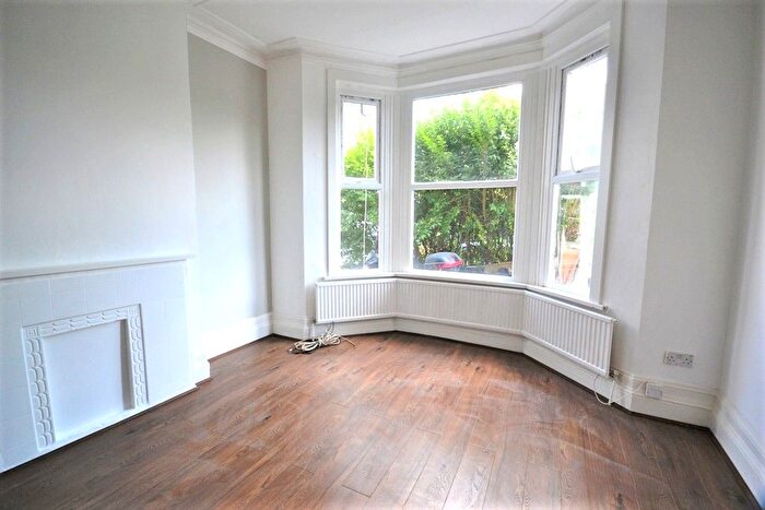 2 Bedroom Flat To Rent In Wakeman Road, Kensal Green, London, NW10