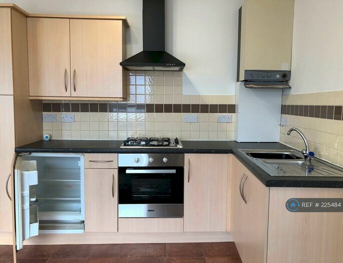 1 Bedroom Flat To Rent In Tong Street, Bradford, BD4
