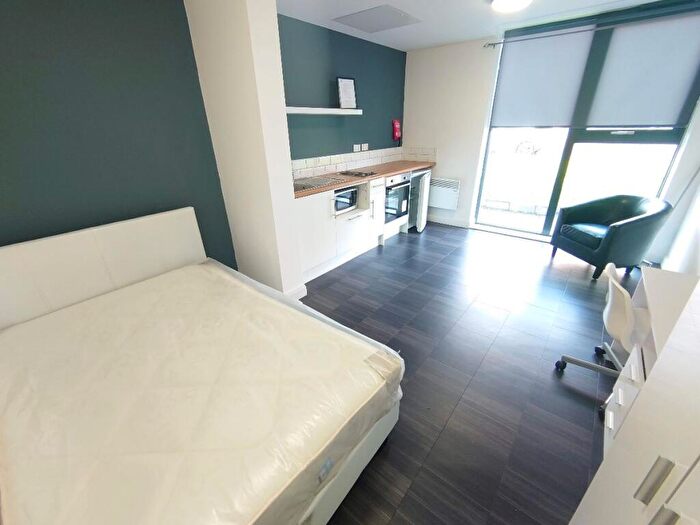 Studio To Rent In St Cyprian's Church, L7