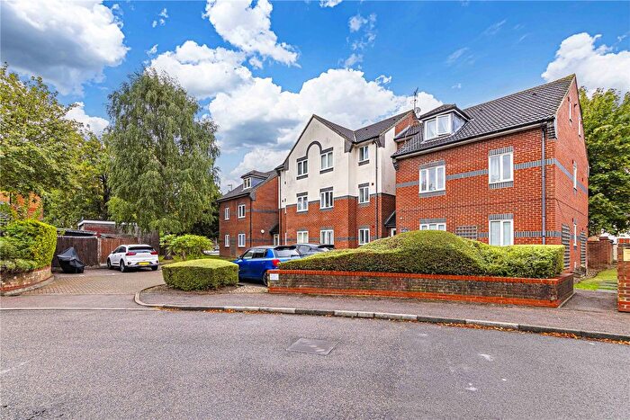 2 Bedroom Flat To Rent In Brambling Close, Bushey, Hertfordshire, WD23