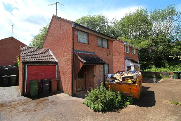 3 Bedroom Detached House For Sale In Hedgelands, Werrington, Peterborough, PE4