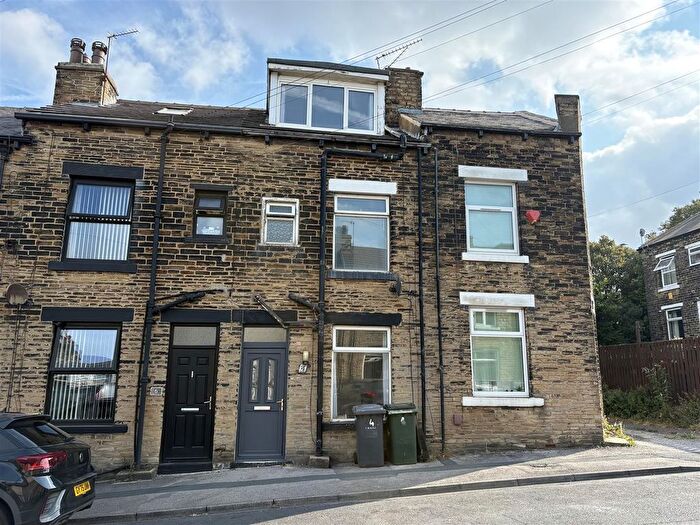 3 Bedroom Property For Sale In Alma Street, Bradford, BD4