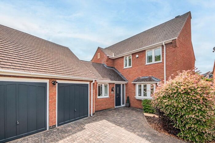 5 Bedroom Detached House For Sale In Kenneth Vincent Close, Crabbs Cross, Redditch, B97