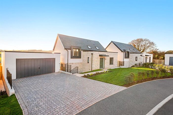 3 Bedroom Detached House For Sale In Green Park, Chillington, TQ7