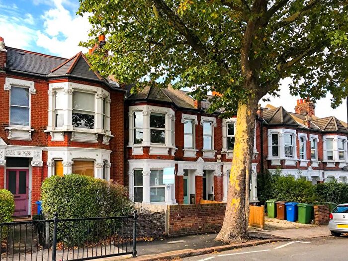 1 Bedroom Flat To Rent In Lordship Lane, East Dulwich, London, SE22