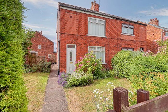 3 Bedroom Semi-Detached House For Sale In Churchfield Road, Scunthorpe, DN16