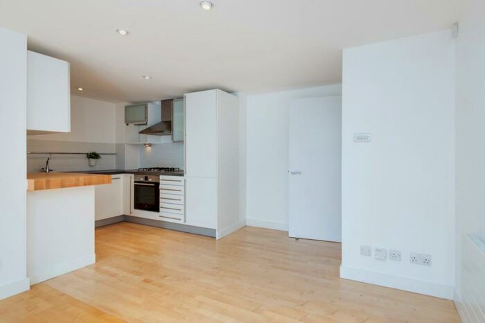 2 Bedroom Apartment To Rent In Turnmill Street, EC1M