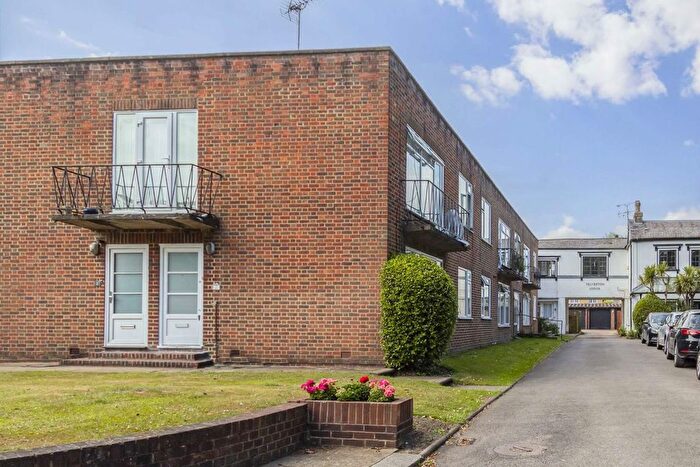 2 Bedroom Flat To Rent In Richmond Road, St. Margarets, TW1