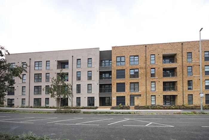 2 Bedroom Flat To Rent In Eastern Avenue, Swanscombe, Kent, DA10