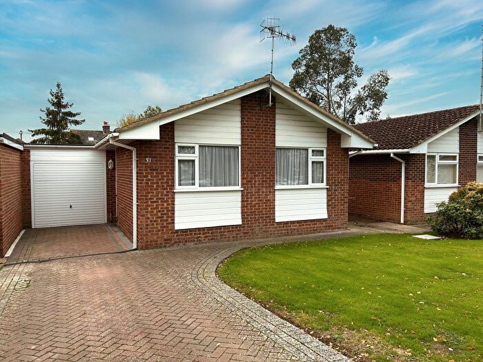 2 Bedroom Bungalow For Sale In Smallfield, Horley, Surrey, RH6