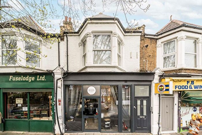 1 Bedroom Flat To Rent In Acton Lane, Chiswick, W4