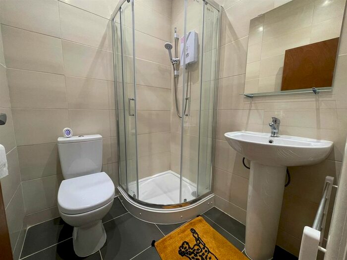1 Bedroom Flat To Rent In Church Court, Morley, Leeds, LS27