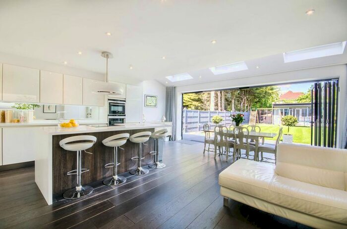 5 Bedroom Detached House To Rent In Woodcroft Avenue, Mill Hill, London, NW7