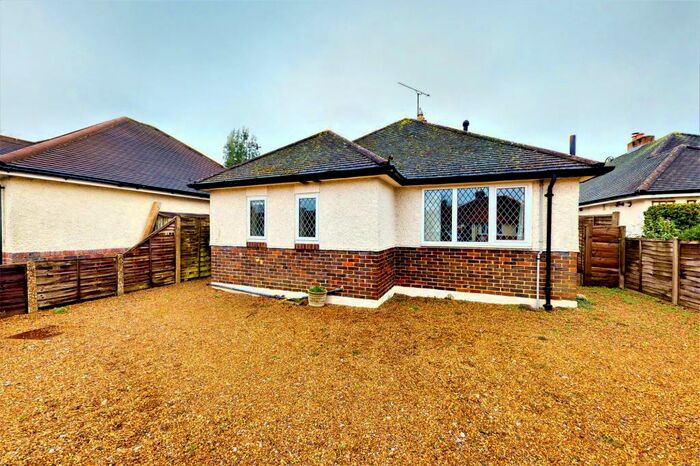 2 Bedroom Detached Bungalow To Rent In Rosemary Lane, Horley, RH6