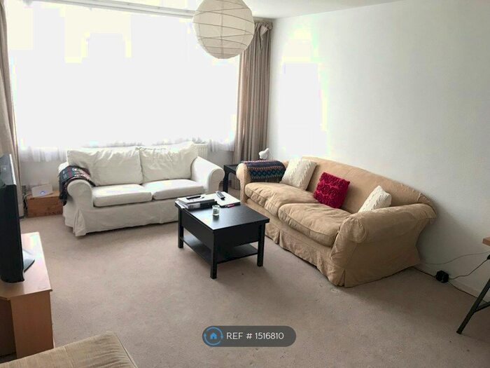 5 Bedroom Flat To Rent In Garden Royal, London, SW15