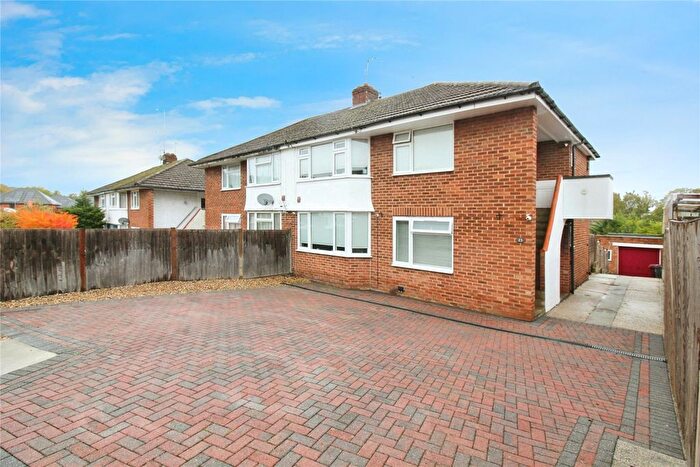 2 Bedroom Maisonette For Sale In Amblecote Road, Tilehurst, Reading, RG30