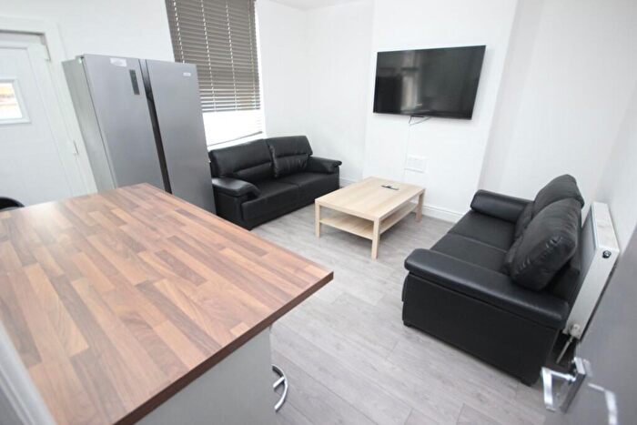 6 Bedroom Terraced House To Rent In Claremont Road, L15