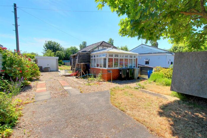1 Bedroom Detached Bungalow For Sale In Kent Avenue, Theddlethorpe, Mablethorpe, LN12