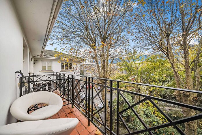 1 Bedroom Flat For Sale In Brompton Park Crescent, West Brompton, London, SW6