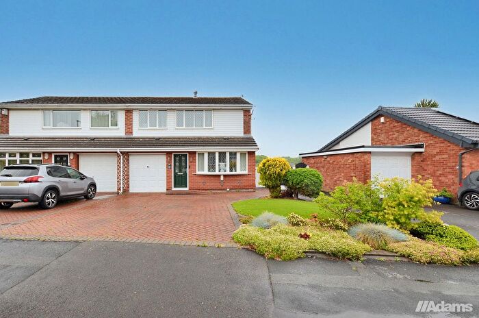 3 Bedroom Semi-Detached House For Sale In Walpole Road, Higher Runcorn, WA7
