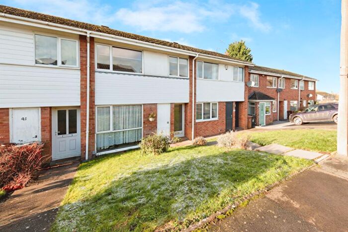 3 Bedroom Semi-Detached House For Sale In Wheeley Road, Solihull, B92