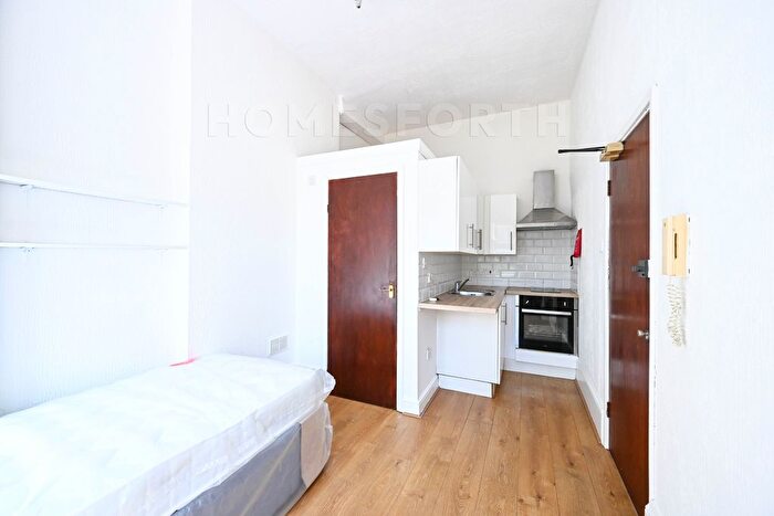 Studio To Rent In Teignmouth Road, Mapesbury Conservation, NW2