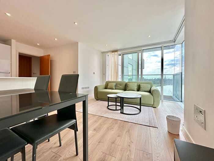 2 Bedroom Flat To Rent In Goodchild Road, London, N4