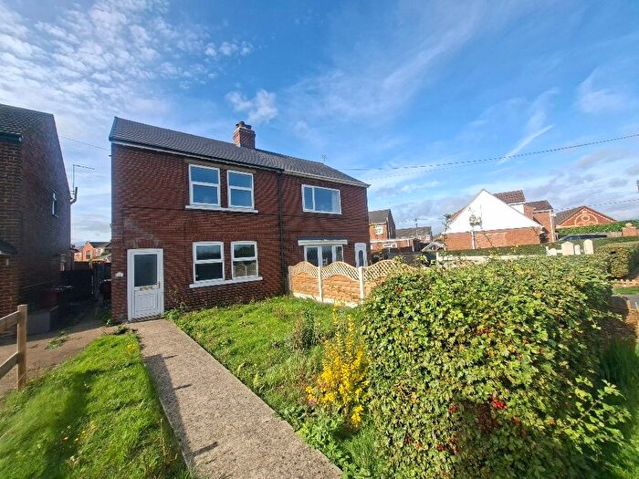 3 Bedroom Semi-detached House To Rent In Asquith Avenue, Ealand, Scunthorpe, DN17