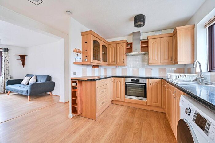 1 Bedroom Flat For Sale In Capstan Way, Canada Water, London, SE16