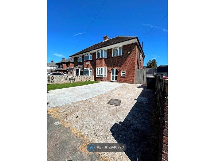 4 Bedroom Semi-Detached House To Rent In The Glen, Slough, SL3