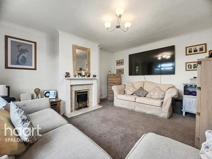 3 Bedroom Semi Detached House For Sale In Fishpond Lane, Holbeach, PE12