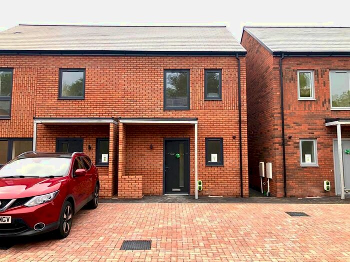 2 Bedroom Property To Rent In Vicarage Road, Wolverhampton, WV11