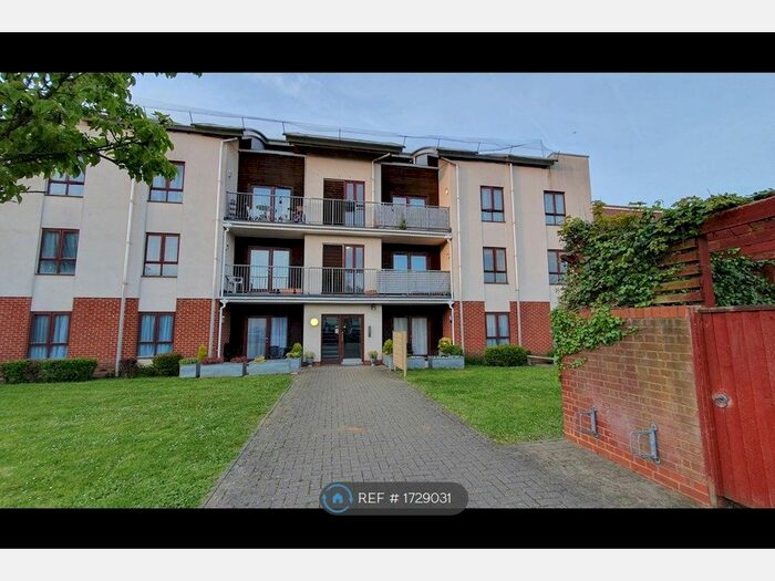 2 Bedroom Flat To Rent In Cheviot Court, London, N20