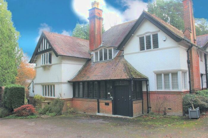 5 Bedroom Semi-Detached House For Sale In Botany Hill, The Sands, Farnham, Surrey, GU10